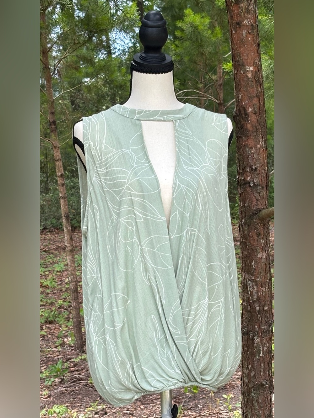 DayTrip by Buckle Surplice Tank Top